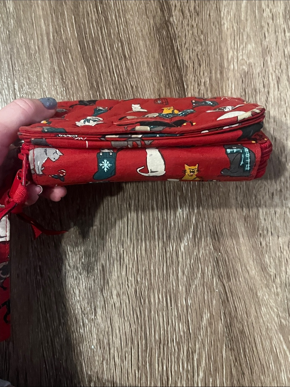 Vera Bradley Red Quilted “Holiday Cat”Pattern Wristlet Wallet - Picture 7 of 15
